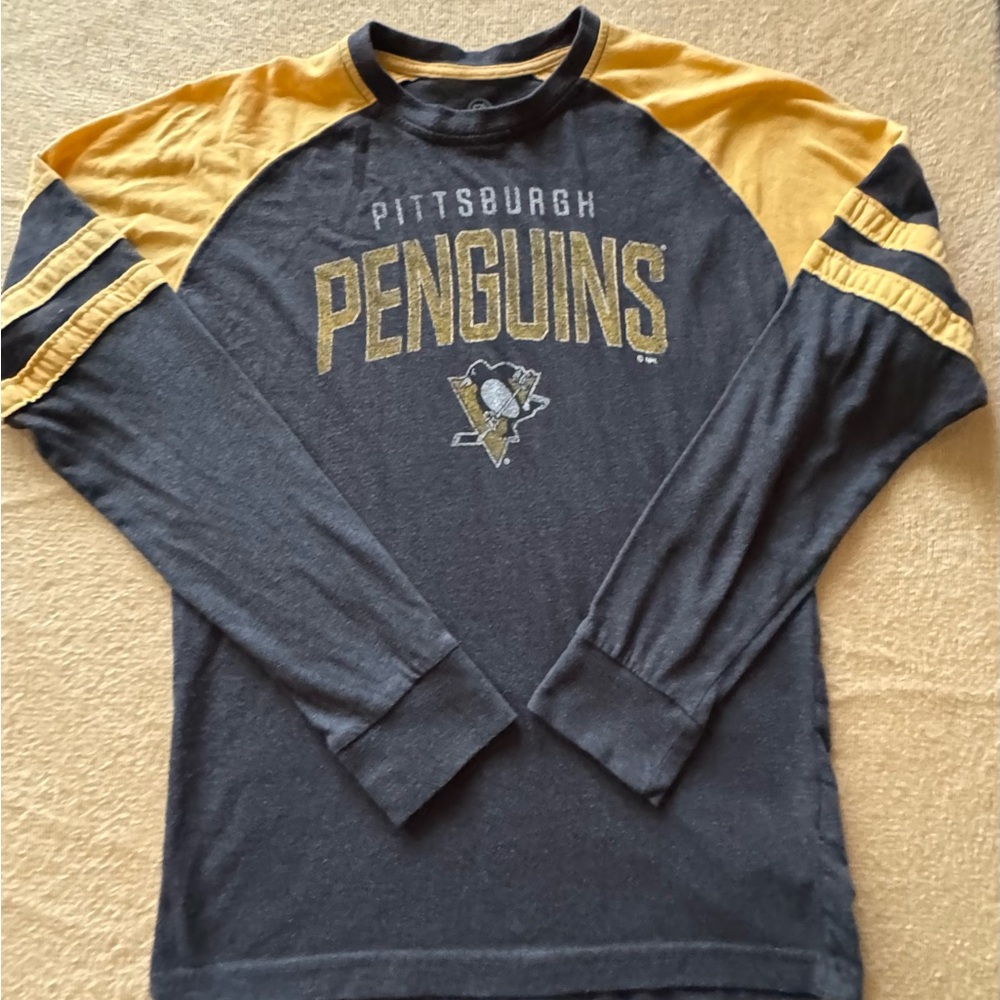 NHL Pittsburgh Penguins Long Sleeve Shirt - Black and Gold